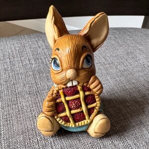 Vintage Pendelfin Collectible Figurine – Picnic Midge
